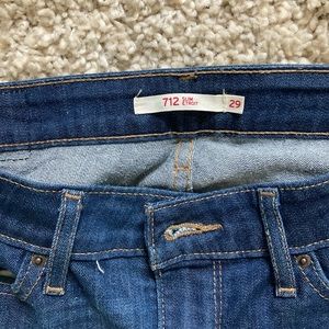 Levi’s 712 slim dark wash jeans